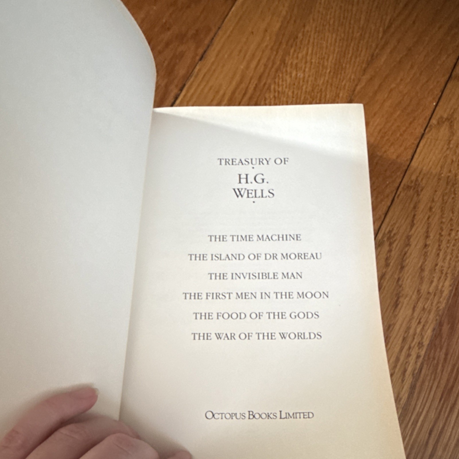 H. G. Wells Treasury Hardcover 1st Edition 1985 Octopus Books Limited
