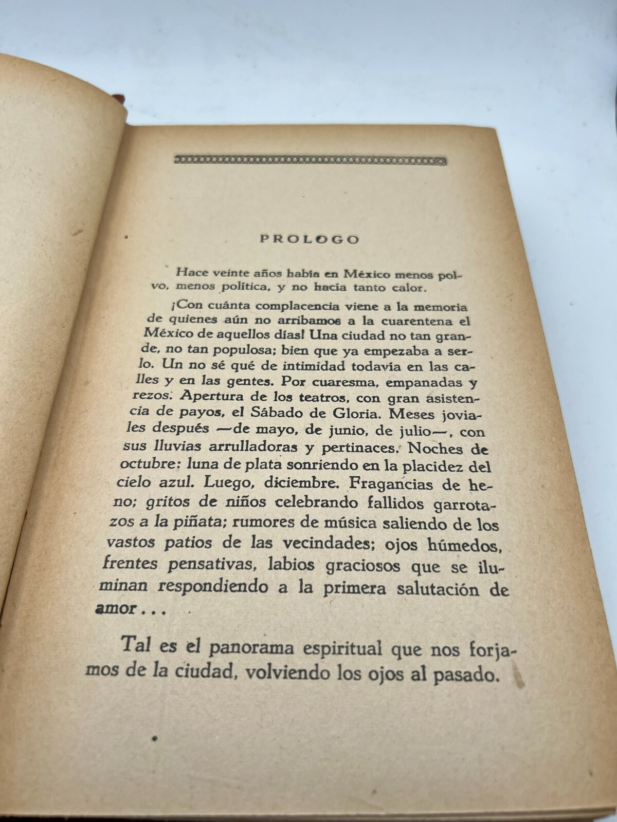 LUIS GONZALEZ OBREGON – Las calles de México – 1947 – Leather