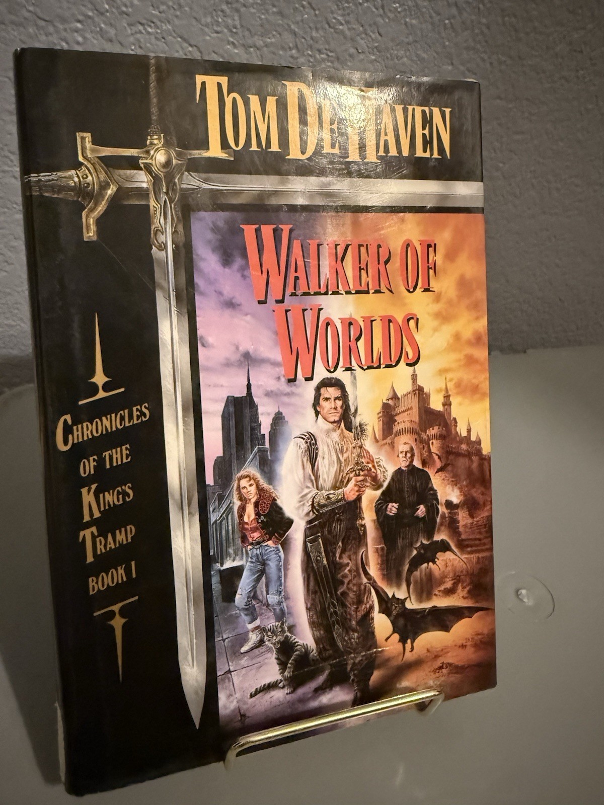 Walker of Worlds Tom De Haven 1st Edition HC DJ 1990 Fantasy Book 1