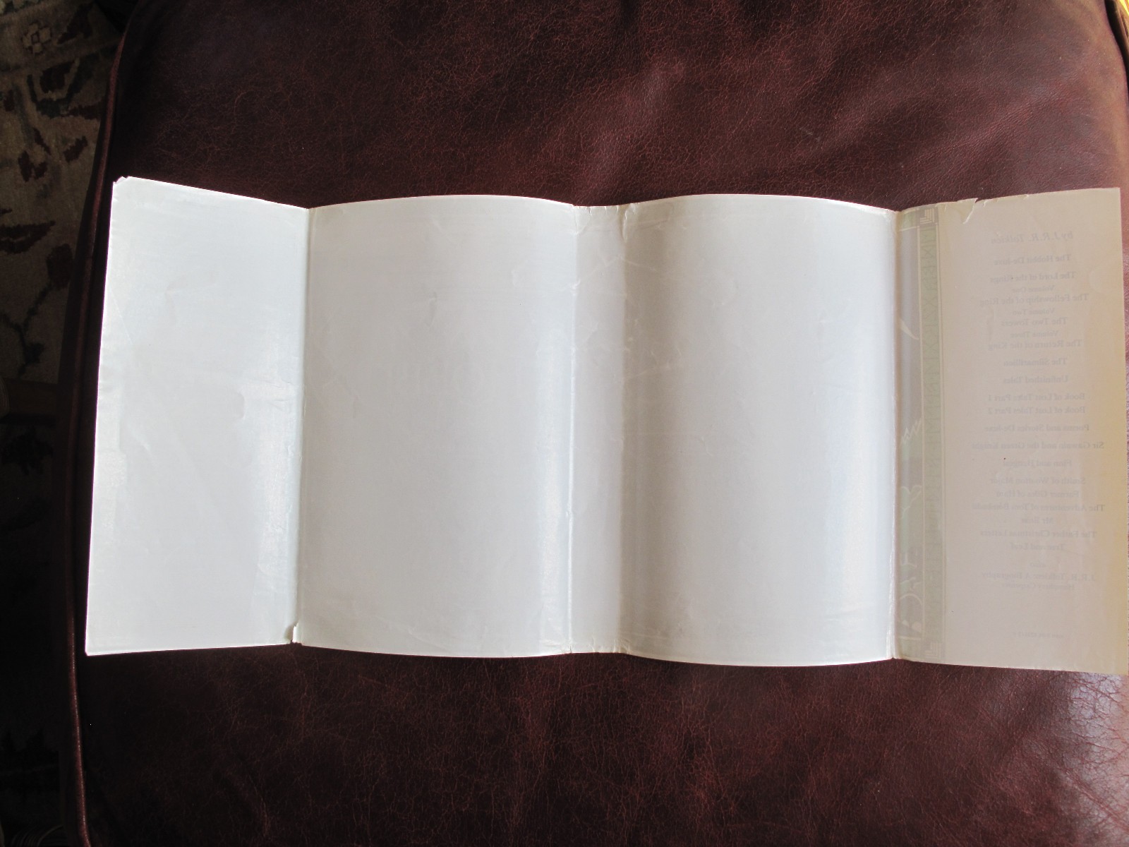 THE HOBBIT – J.R.R. TOLKIEN – 4TH EDITION/5TH IMPRESSION 1985.