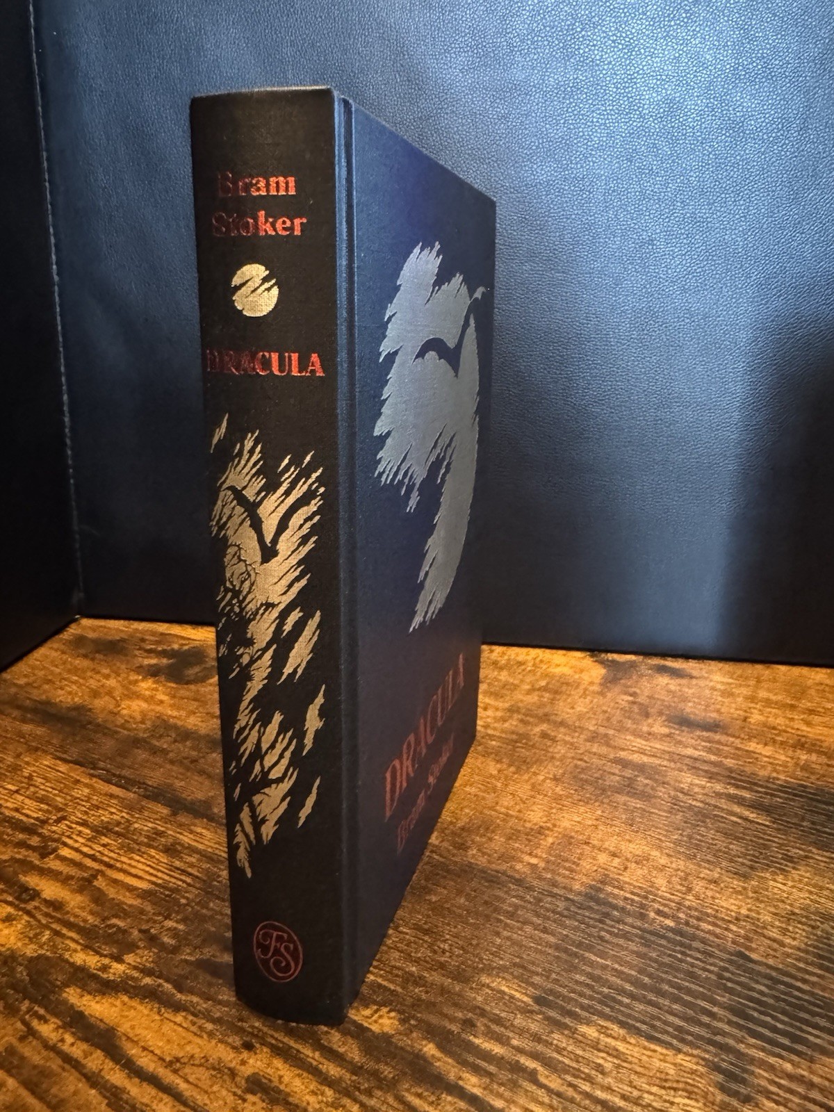 Dracula Folio Society Illustrated Edition Bram Stoker Hardcover With Slipcase