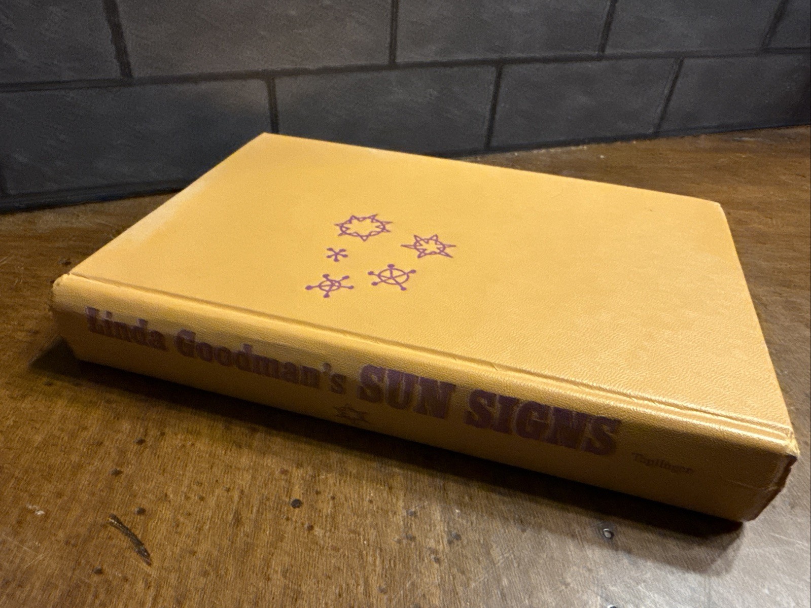 SUN SIGNS, Linda Goodman, Vintage, Hardcover, 1968, ASTROLOGY