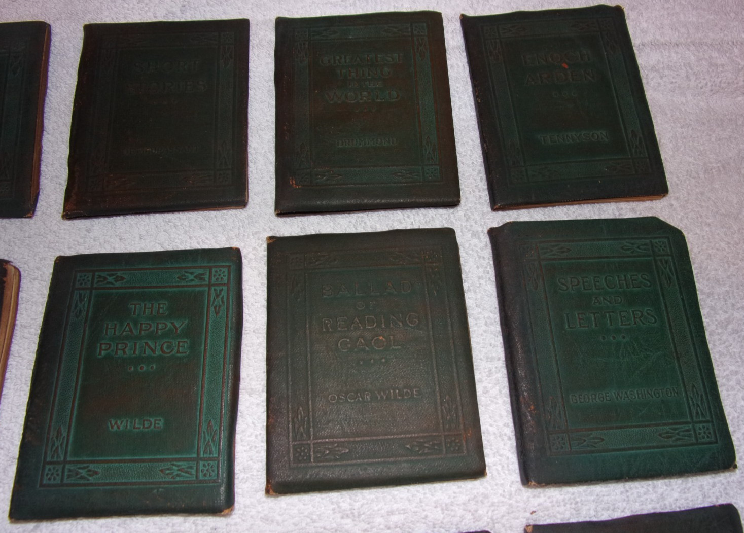24 Little Leather Library Mini Books Various Writers Shakespeare, Poe, Wilde etc