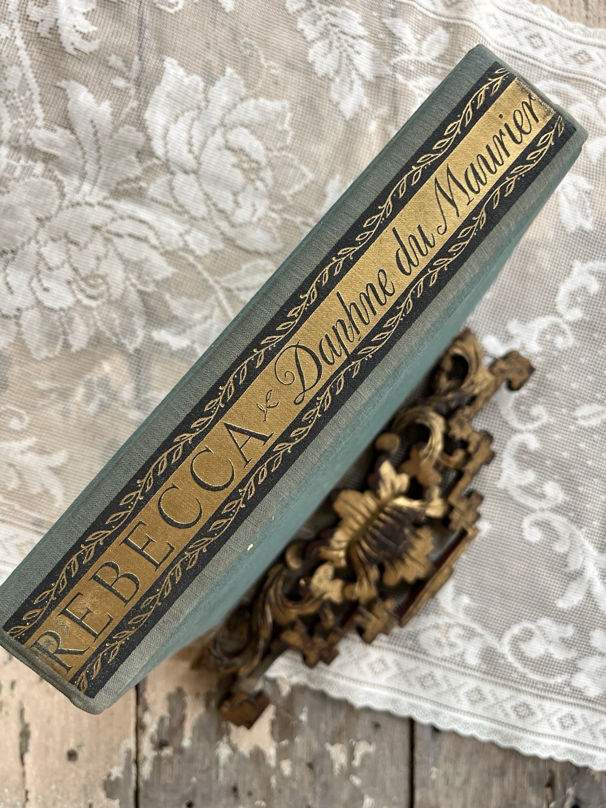 Daphne du Maurier HB Novel REBECCA 1938 Green Cover Literary Guild Ed. Thriller