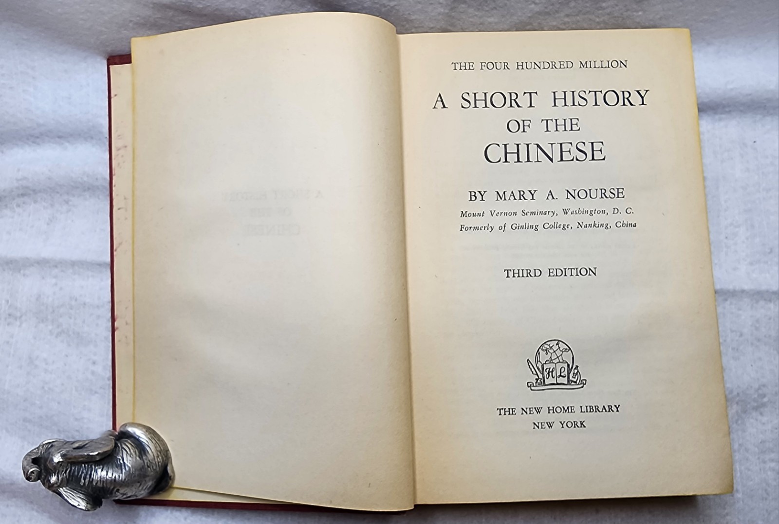 A SHORT HISTORY OF THE CHINESE by Mary A. Nourse – 1943 – vintage – asia
