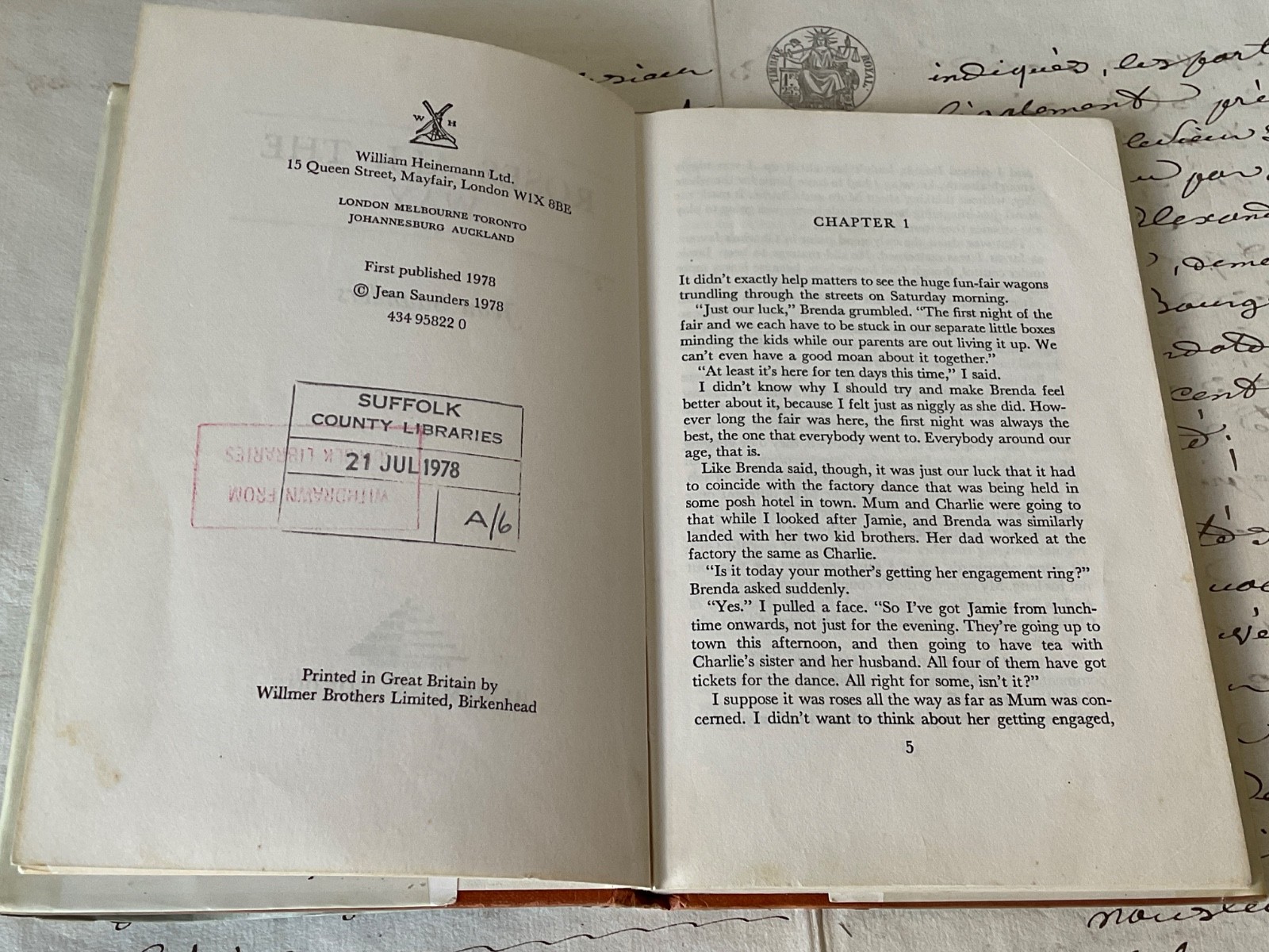Jean Saunders ROSES ALL THE WAY Pyramid Books HEINEMANN 1ST Edition 1978 EX LIB