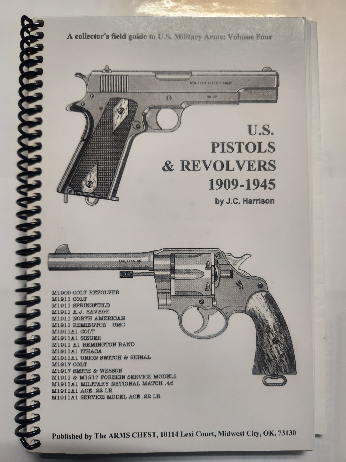 US Pistols & Revolvers 1909-1945 Collectors Guide