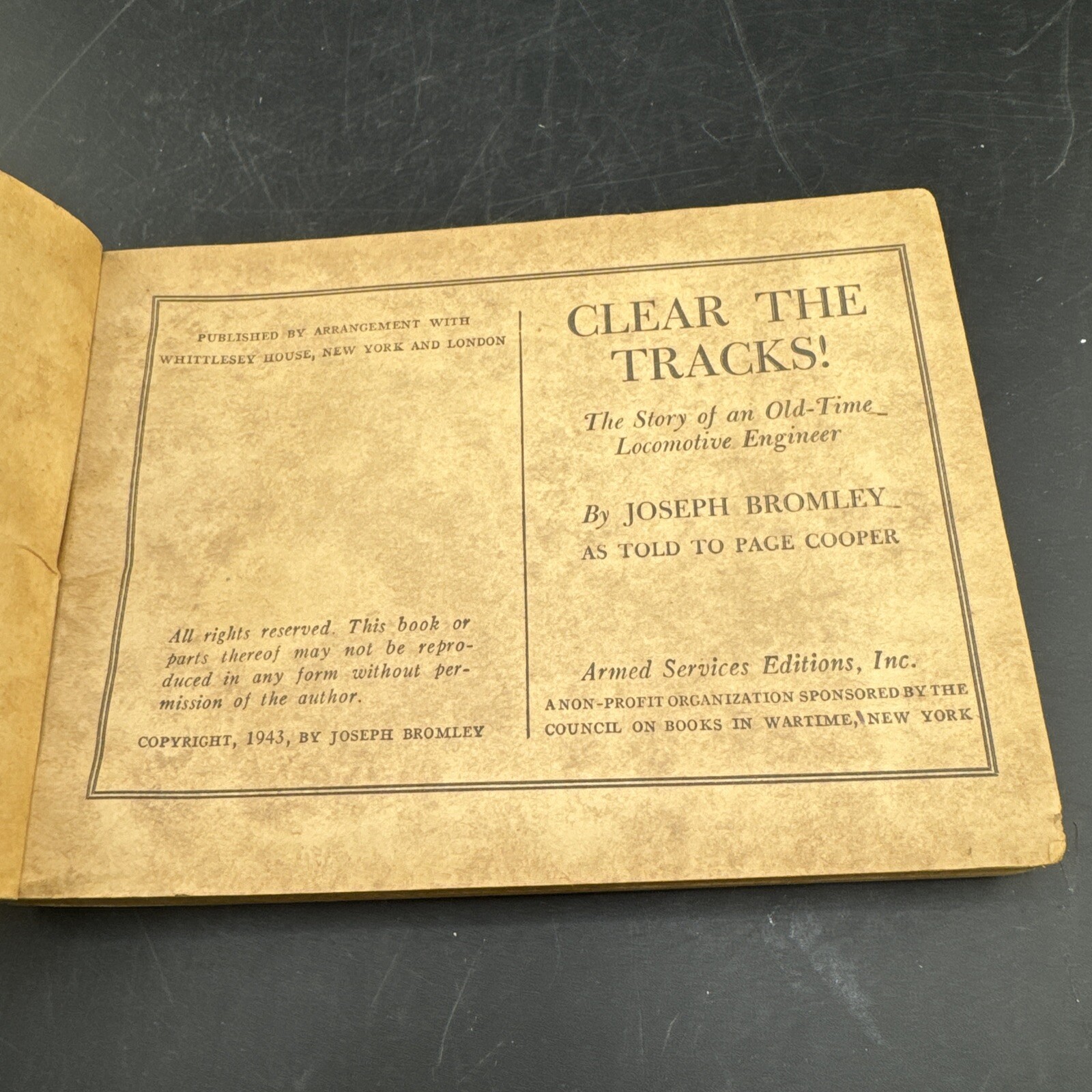 💥 WW2 Armed Services Edition # F-158💥Clear the Tracks! 🦅 COPYRIGHT 1943