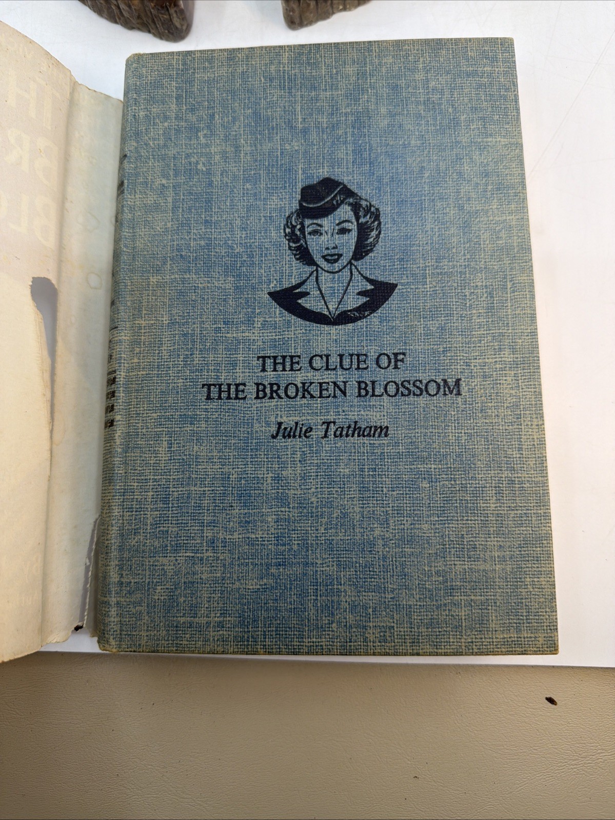The Clue of the Broken Blossom Vicki Barr Julie Tatham HC DJ Illus AI183