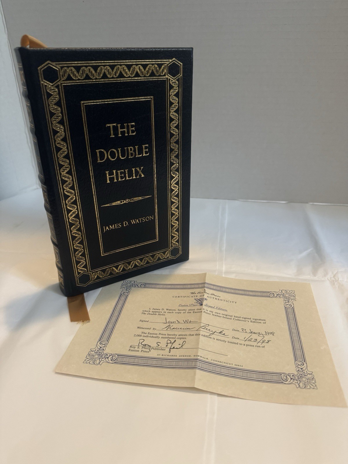 EASTON PRESS/SIGNED The Double Helix, James Watson Numbered Limited Ed DNA VG