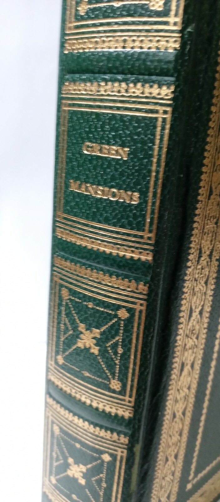 Green Mansions By W.H. Hudson International Collectors Library copyright 1916
