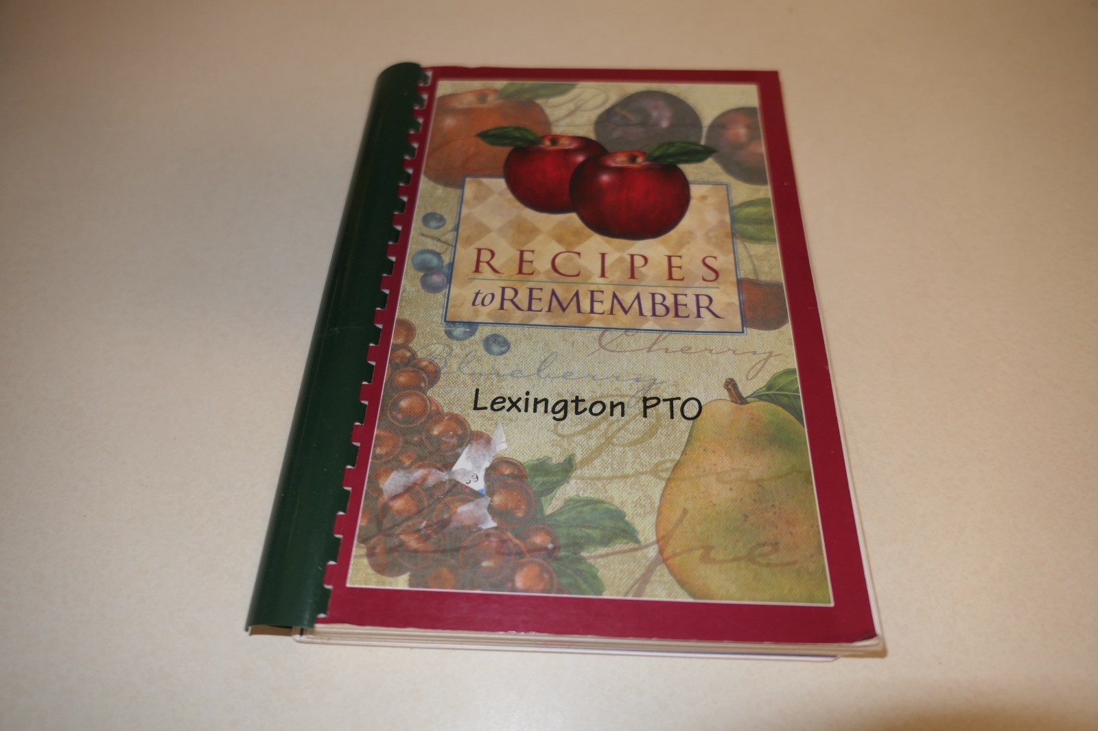 Recipes to Remember Lexington PTO Plastic Comb Cookbook