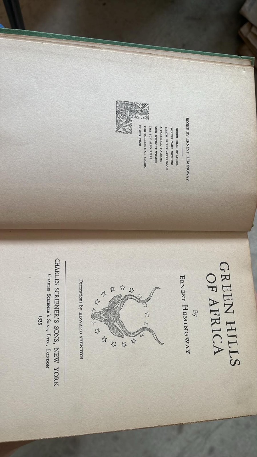 ERNEST HEMINGWAY/GREEN HILLS OF AFRICA/1ST PRINTING/ with THE SHORT STORIES OF