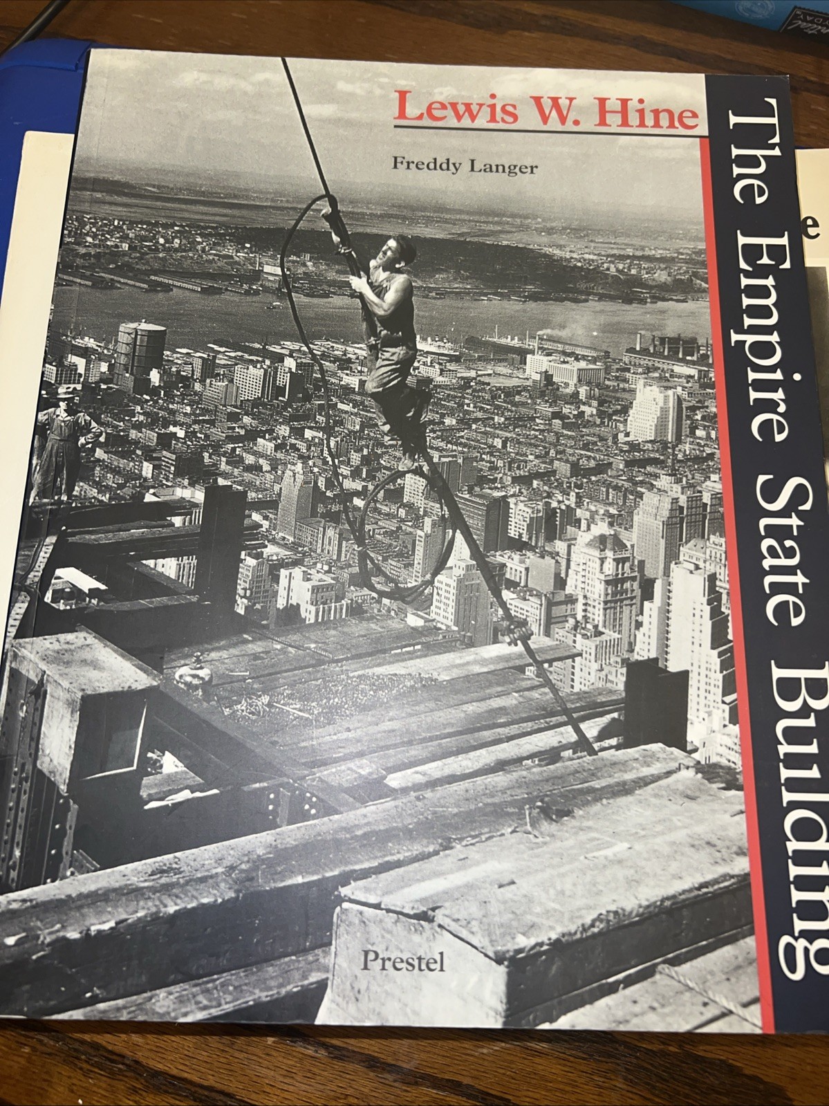 Lewis H HINE, Freddy Langer / THE EMPIRE STATE BUILDING 2001 #190195