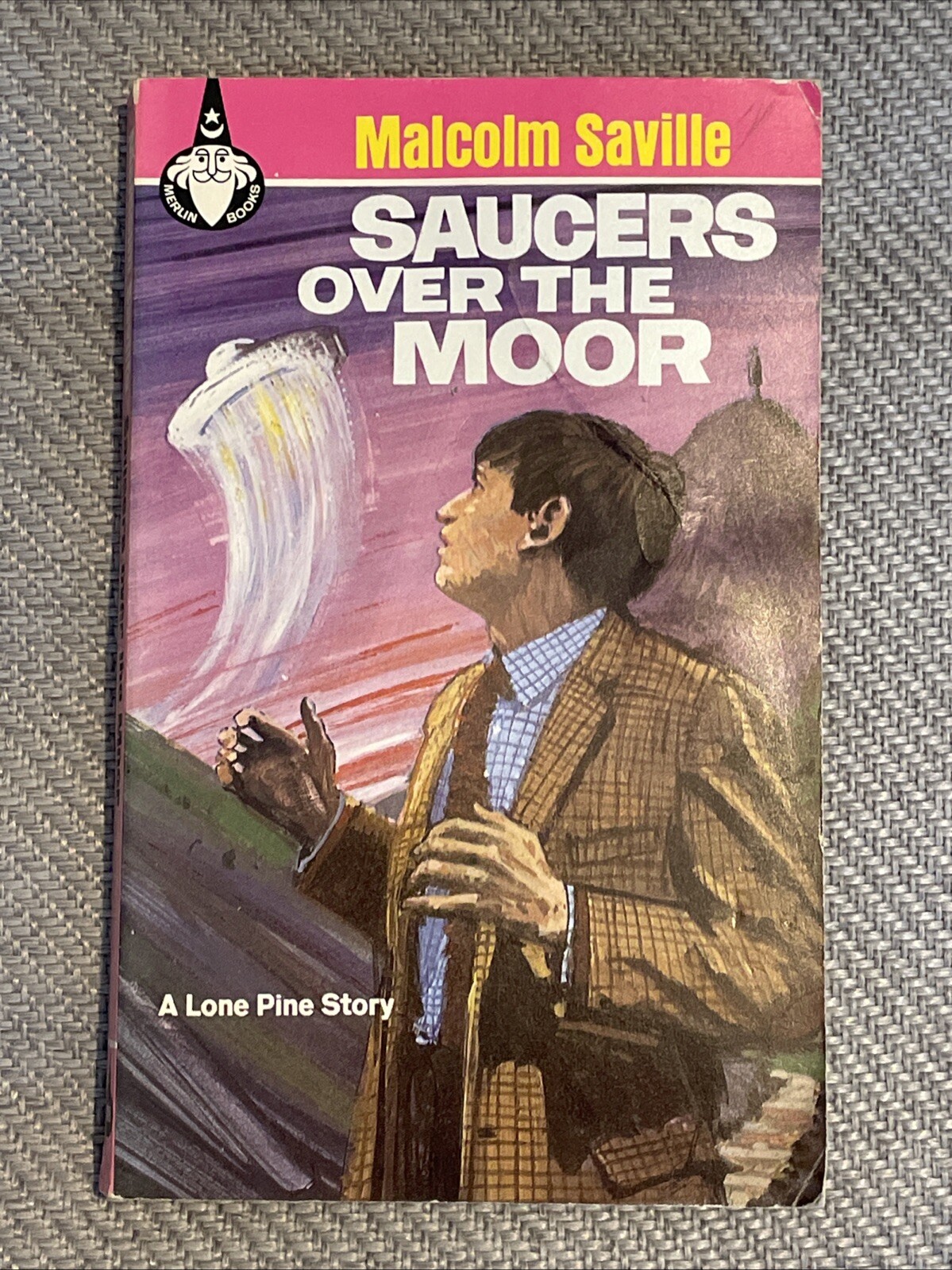 Saucers over the Moor A Lone Pine Story Merlin Books M8 By Malcolm Saville 1967