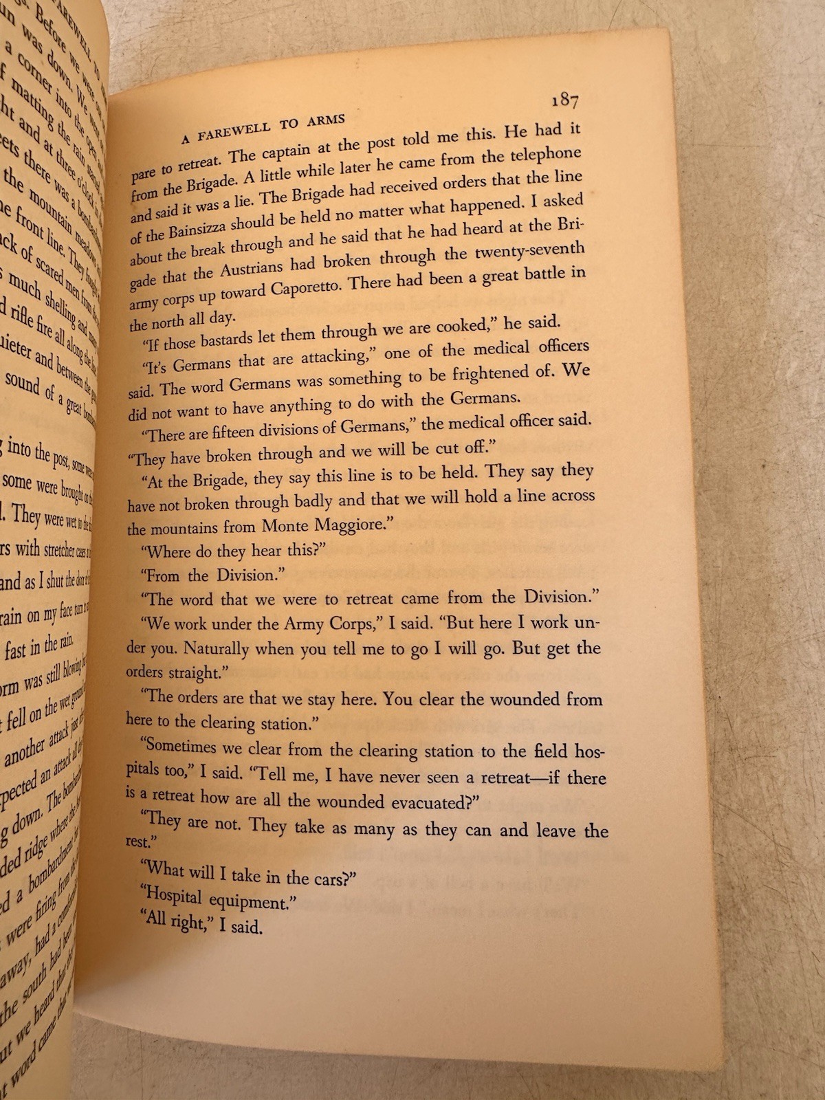 A Farewell to Arms – Ernest Hemingway 1957 Scribner Trade Paperback