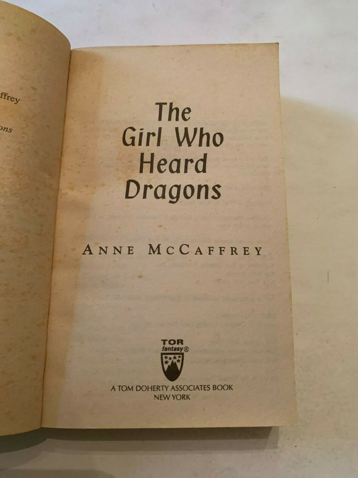 1995 The Girl Who Heard Dragons by Anne McCaffrey TOR Paperback