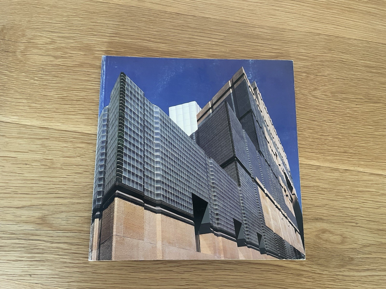 ROBERT O ANDERSON BUILDING MODERNIST ARCHITECTURE BOOK LOS ANGELES COUNTY MUSEUM