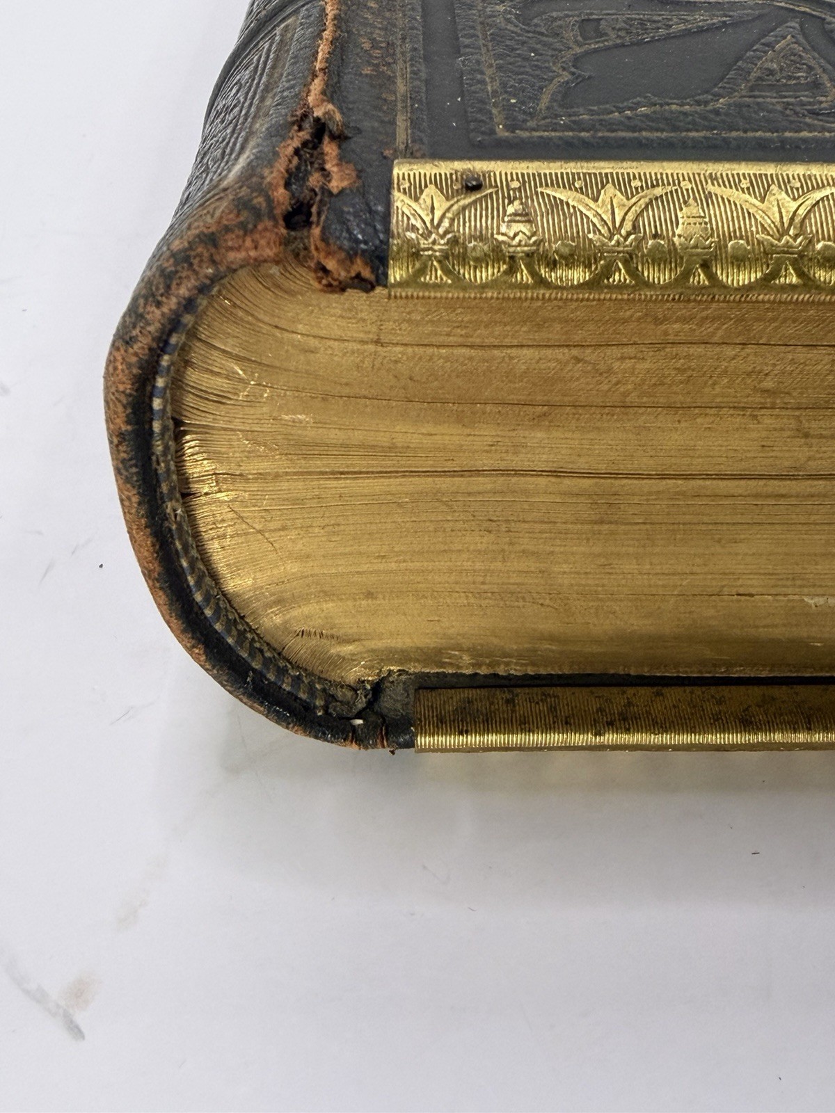 Antique 1880 Bunyans Works Cassell Brass Clasp Leather Bound Book Decor