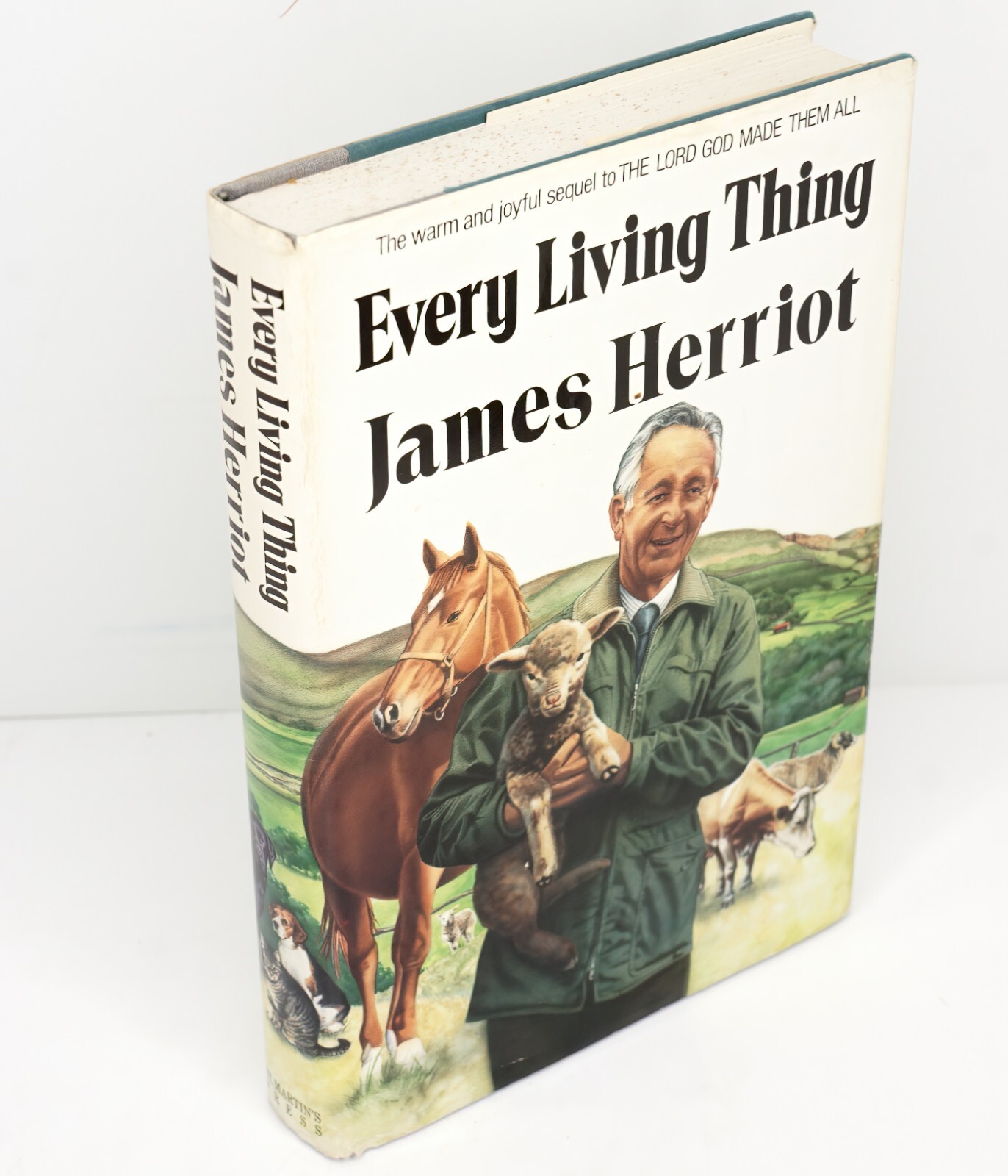 Every Living Thing by James Herriot 1982 Hardcover & Dust Jacket First Printing
