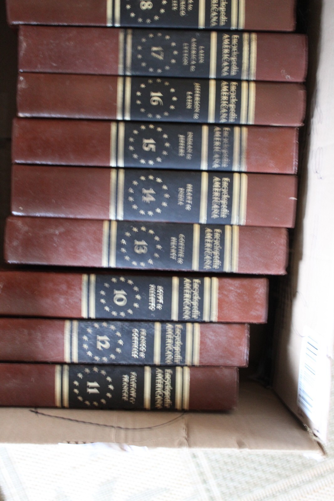 Encyclopedia Americana 1985 — 30 volumes