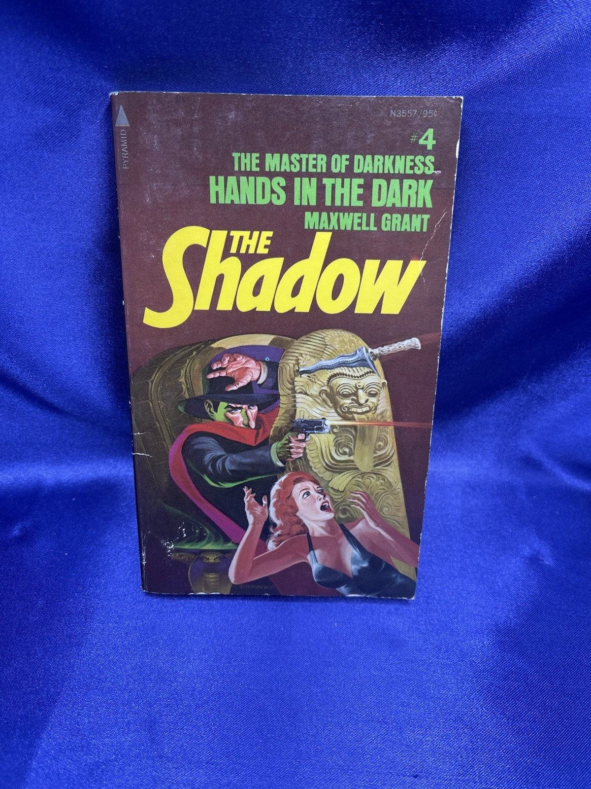 PYRAMID 3557 THE SHADOW #4 HANDS IN THE DARK by MAXWELL GRANT AF 1st 1975