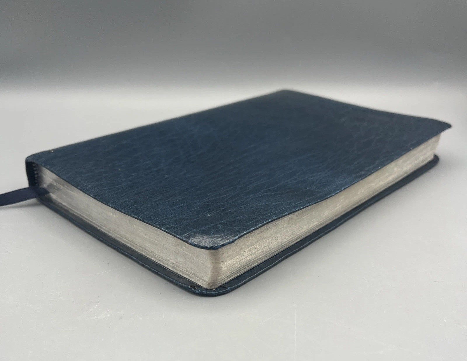 Broadman Holman NIV UltraThin Reference Bible Blue Genuine Leather 1986