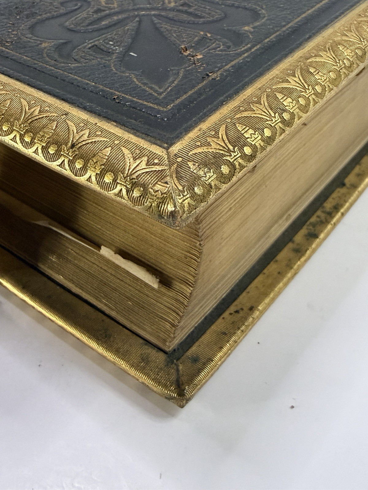 Antique 1880 Bunyans Works Cassell Brass Clasp Leather Bound Book Decor