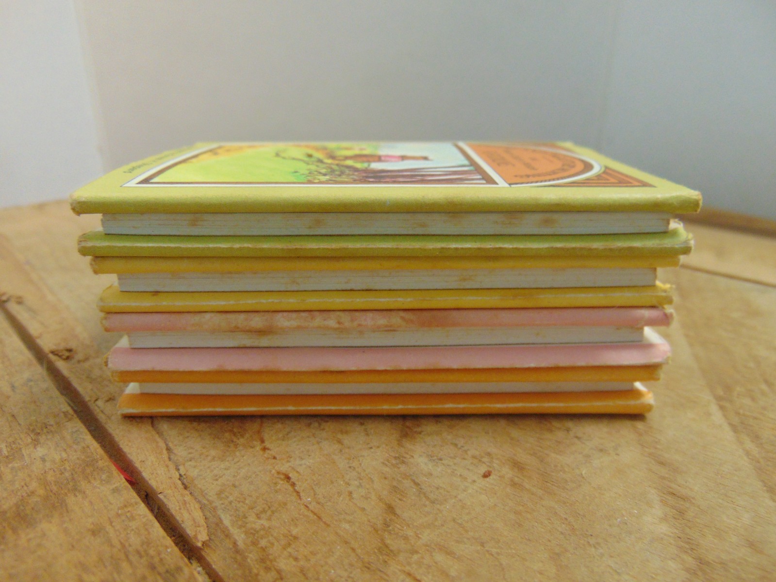 Vtg Pooh’s Pot of Honey Miniature 4 Book Boxed Set – 1973 – Four Books – HCDJ