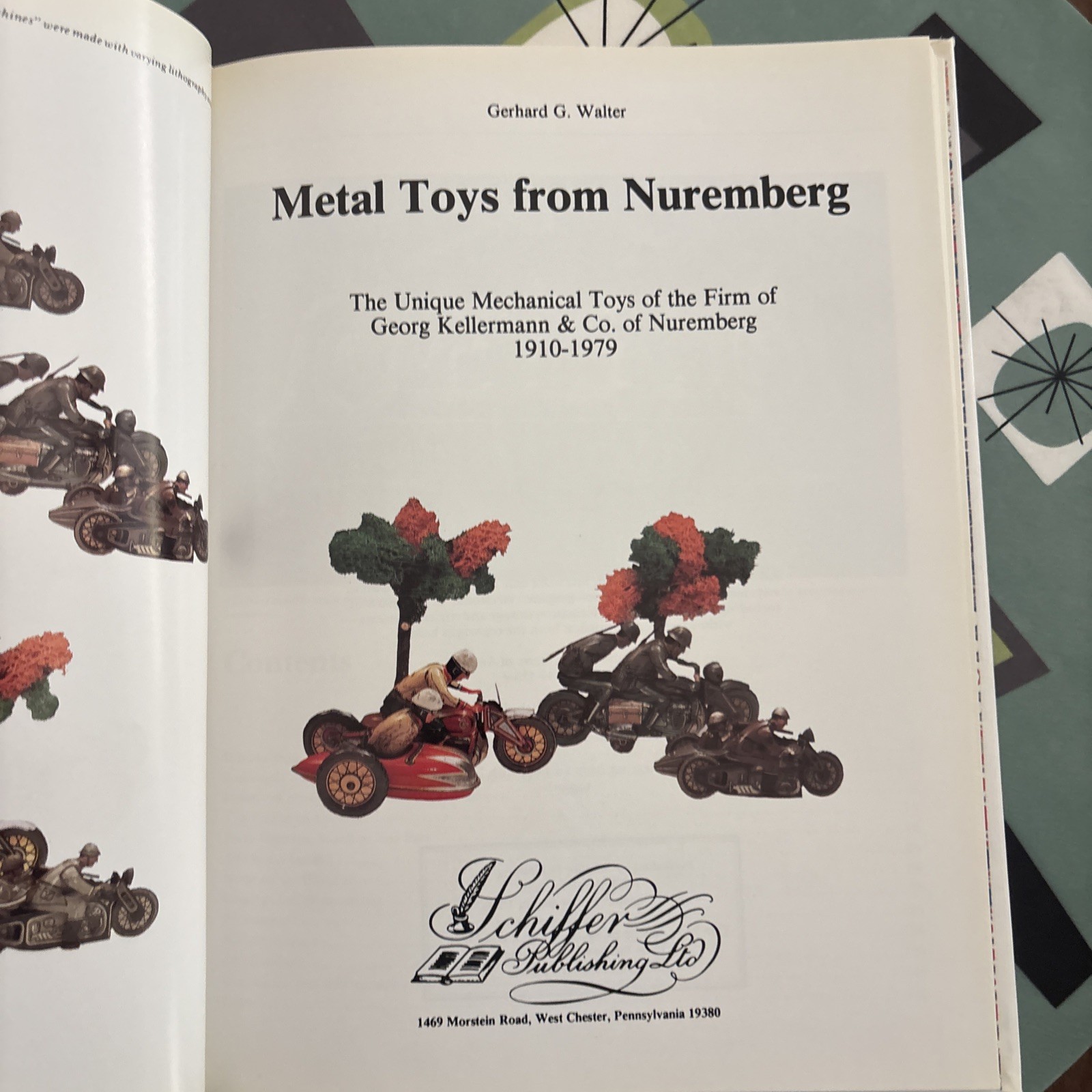 Metal Toys from Nuremberg 1910-1979 by Gerhard Walter Schiffer Publishing Nice!