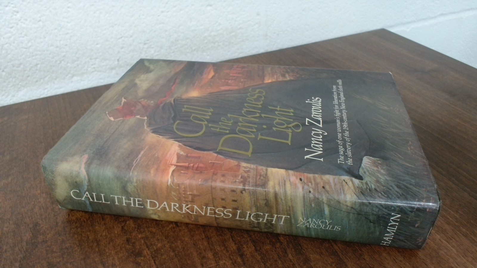 Call the Darkness Light, Zaroulis, Nancy, Hamlyn Books, 1979, Har