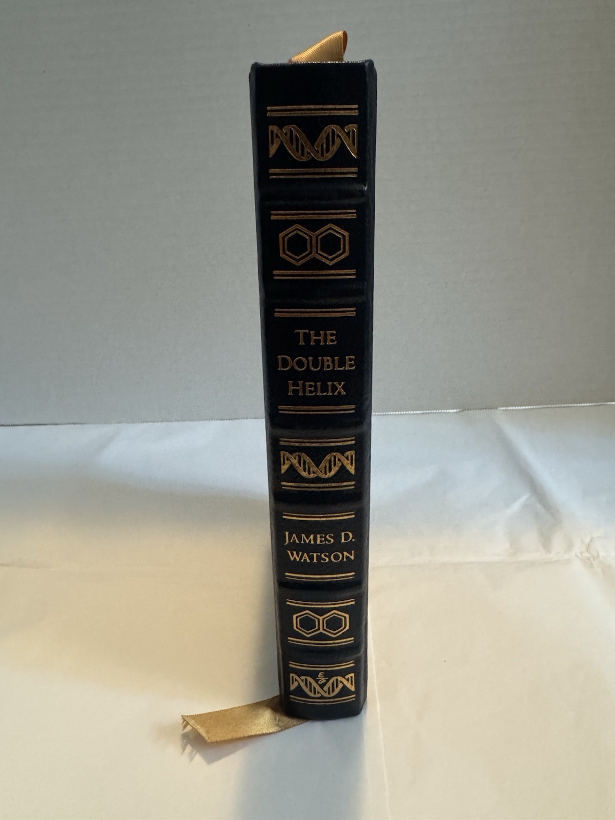 EASTON PRESS/SIGNED The Double Helix, James Watson Numbered Limited Ed DNA VG