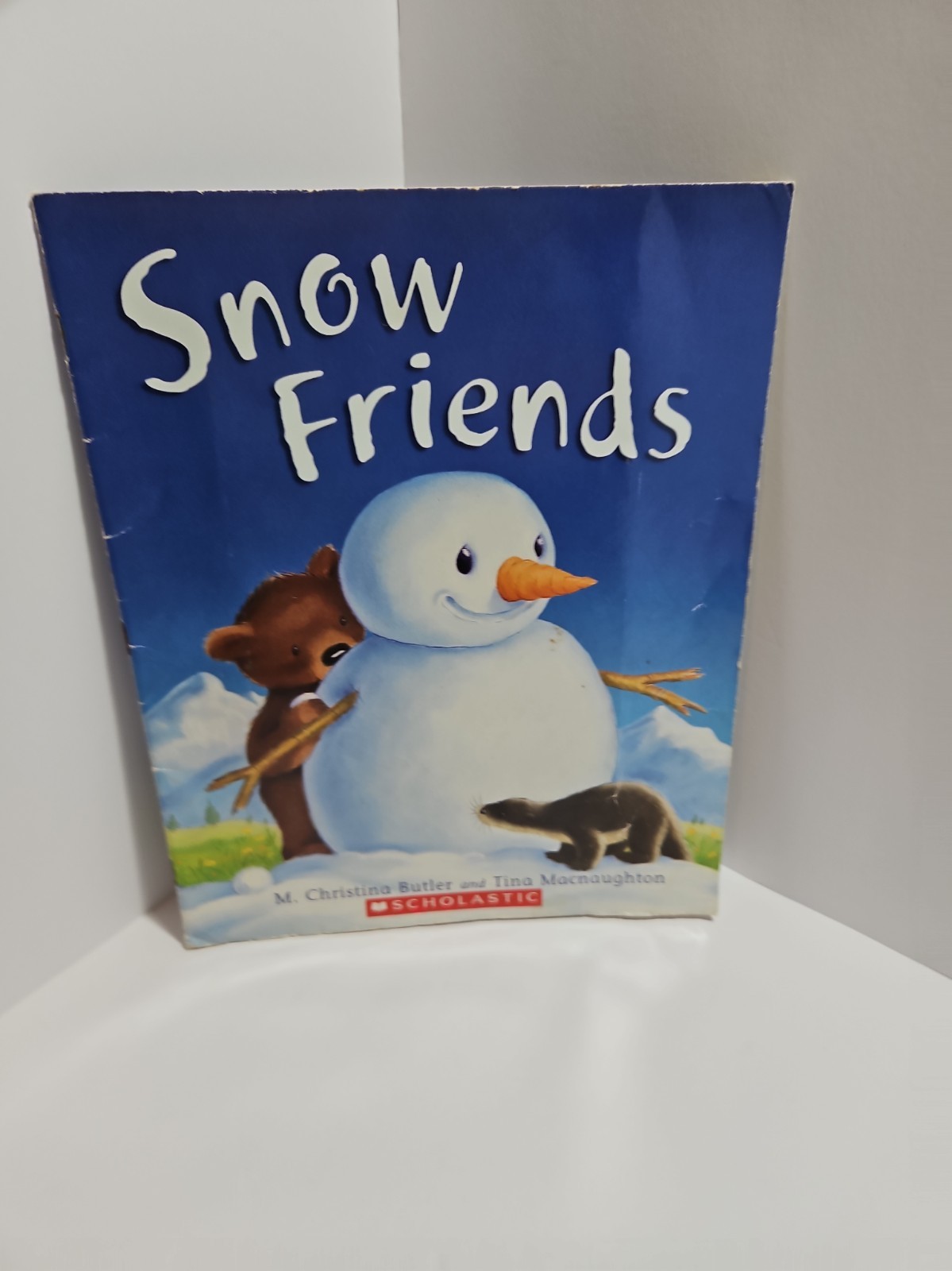 Listening Library. Christmas/snow Lot. 8 Books With CD’s. Pre Owned Books And CD