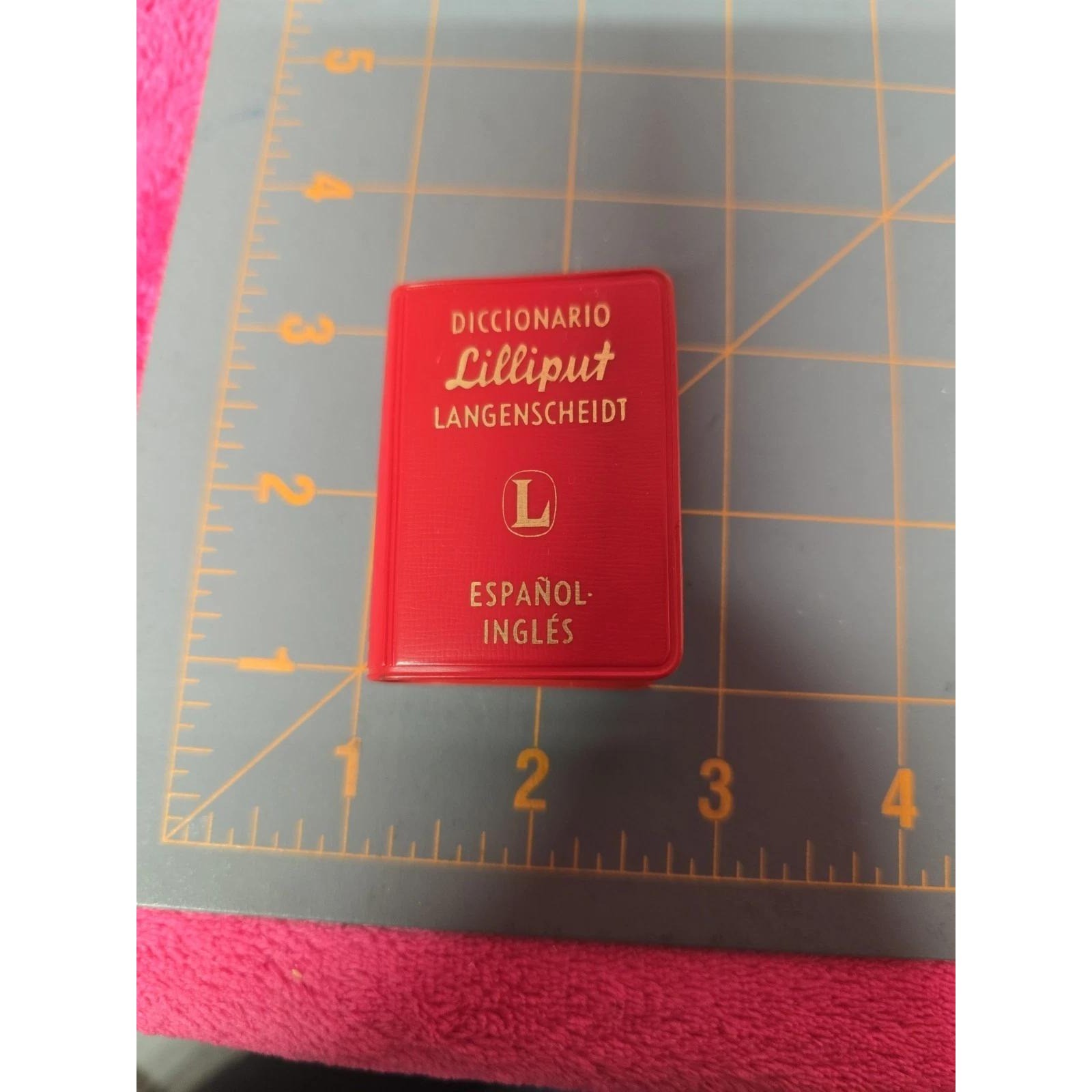 Vintage Lilliput Langenscheidt Miniature Spanish English Dictionary Red 224