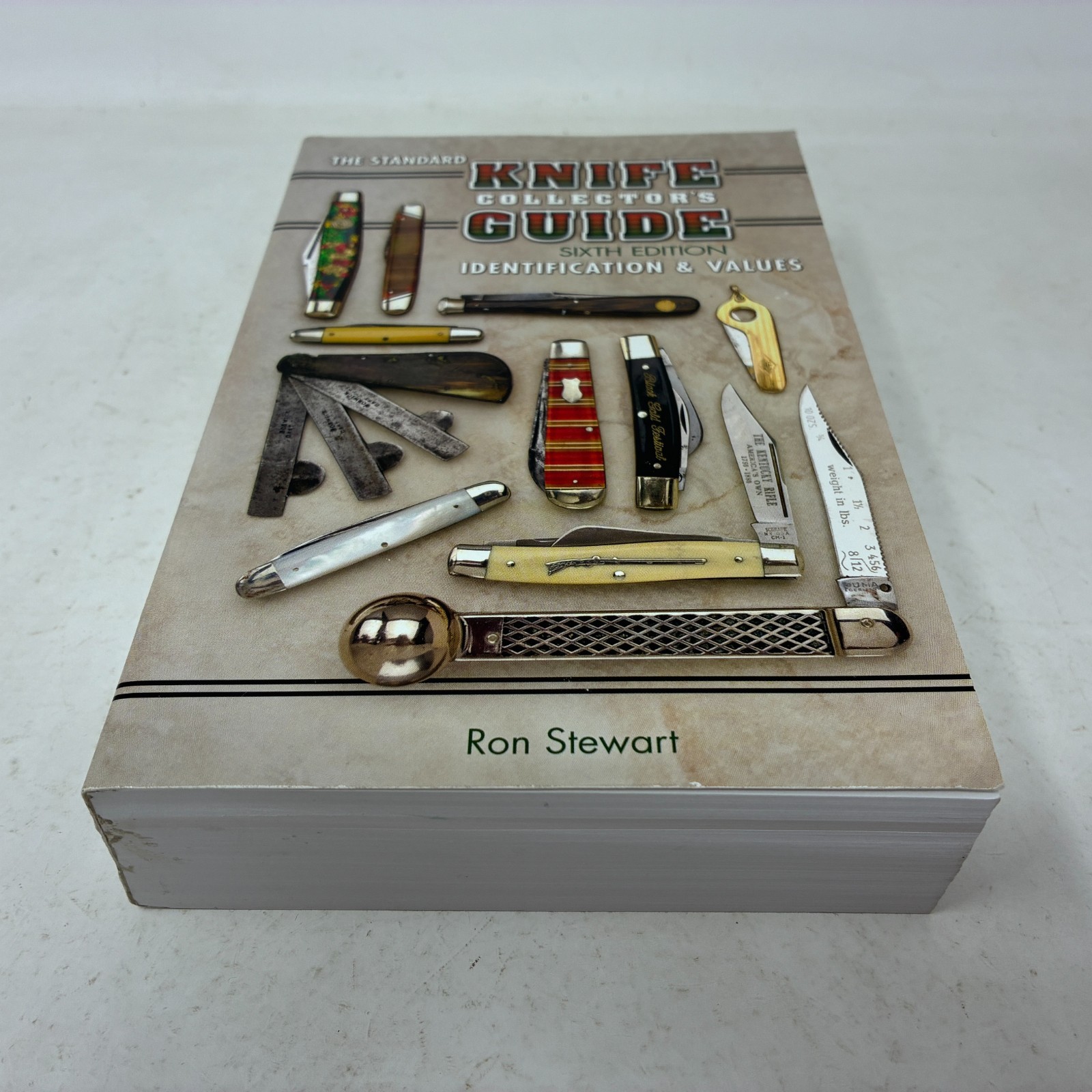 The Standard KNIFE Collector’s GUIDE by Ron Stewart. 2009 6th Ed. TPB/Paperback