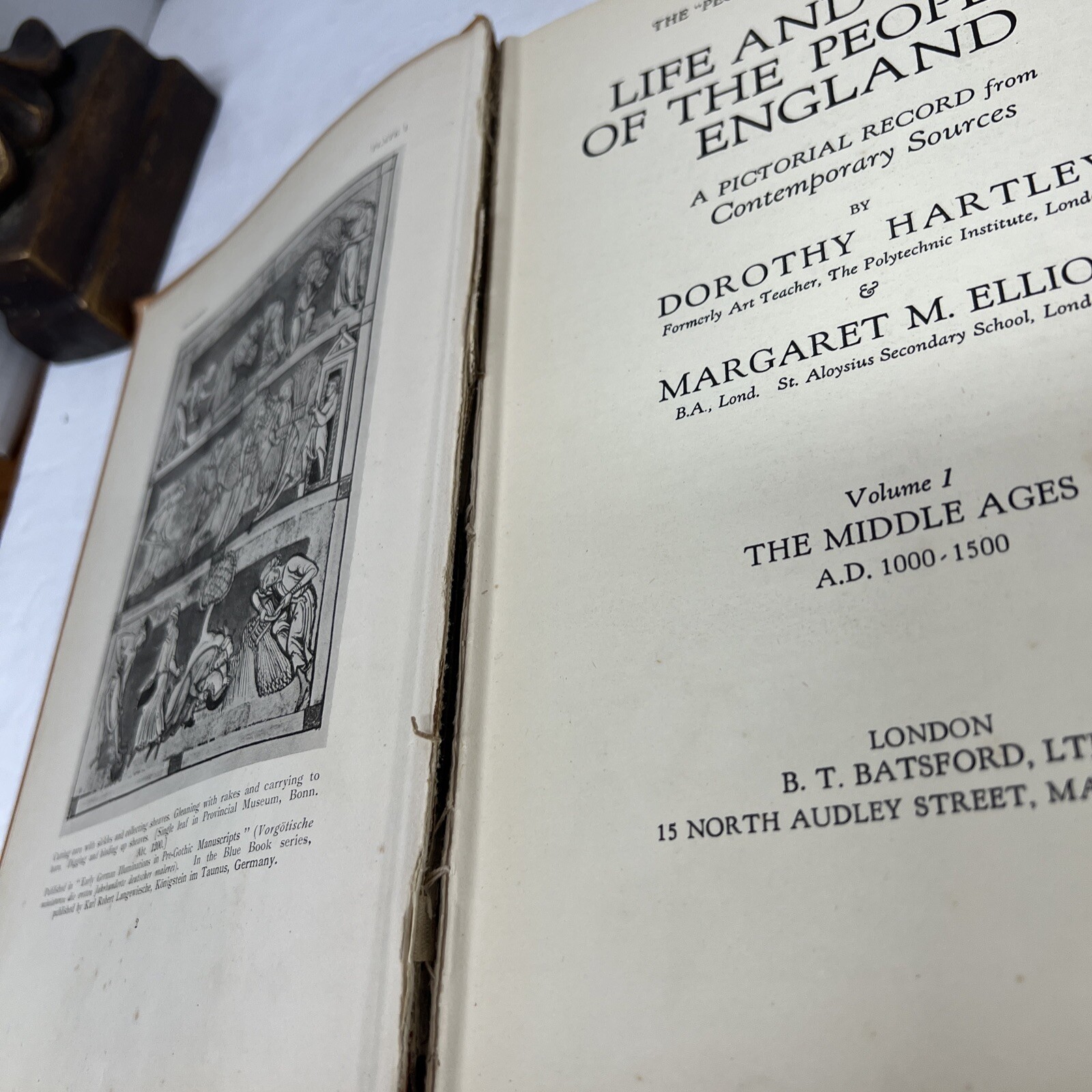 Life And Work Of The People Of England,Volumes I&2,Dorothy Hartley,1931