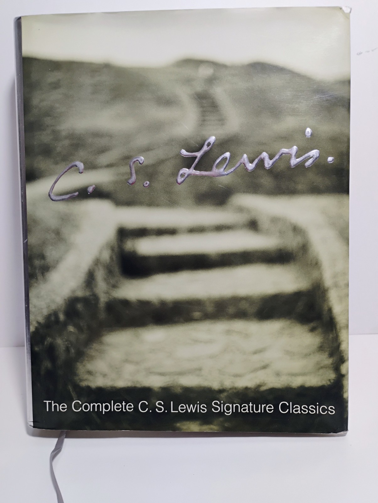 THE COMPLETE C. S. LEWIS SIGNATURE CLASSICS – 1ST ED. – 2002 – DJ – HARPER ONE.