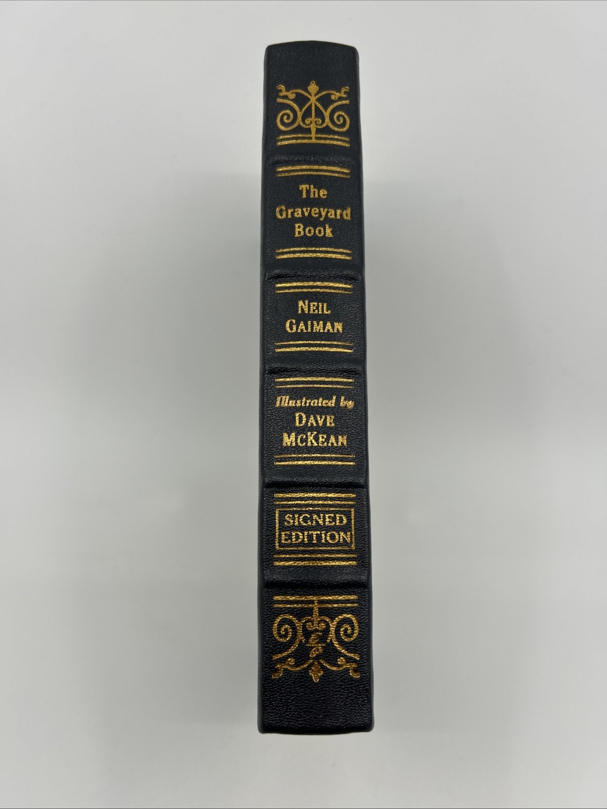 EASTON PRESS The Graveyard Book Neil Gaiman SIGNED Leather Fantasy Coming-of-Age