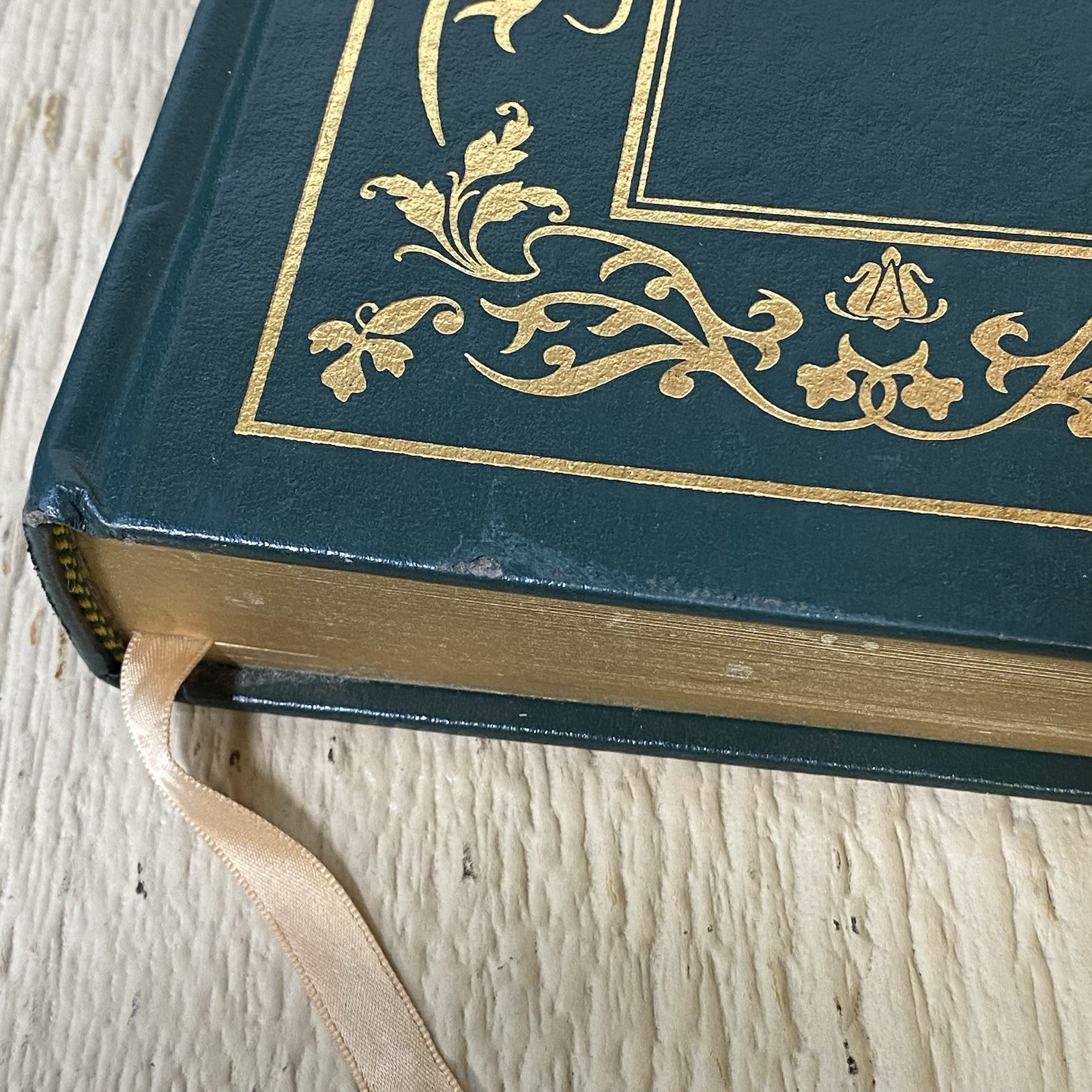 Grimm’s Fairy Tales 2001 State Street Press Borders Hardcover Gold Embossed