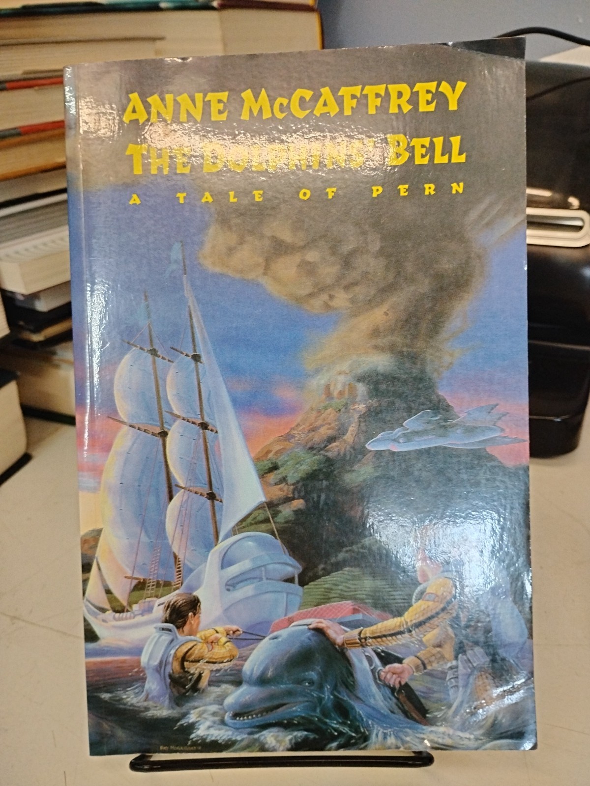 1993 Anne McCaffrey THE DOLPHINS BELL A Pern Novella SCI FI Paperback