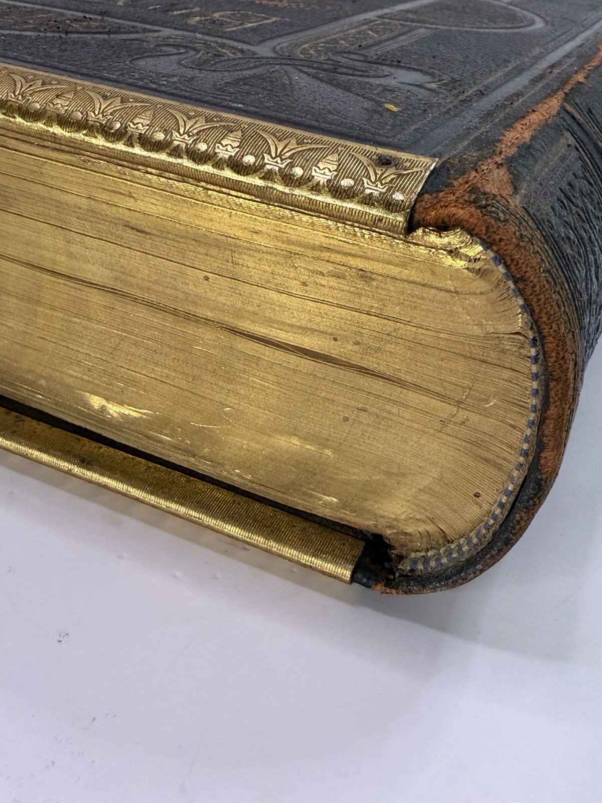 Antique 1880 Bunyans Works Cassell Brass Clasp Leather Bound Book Decor