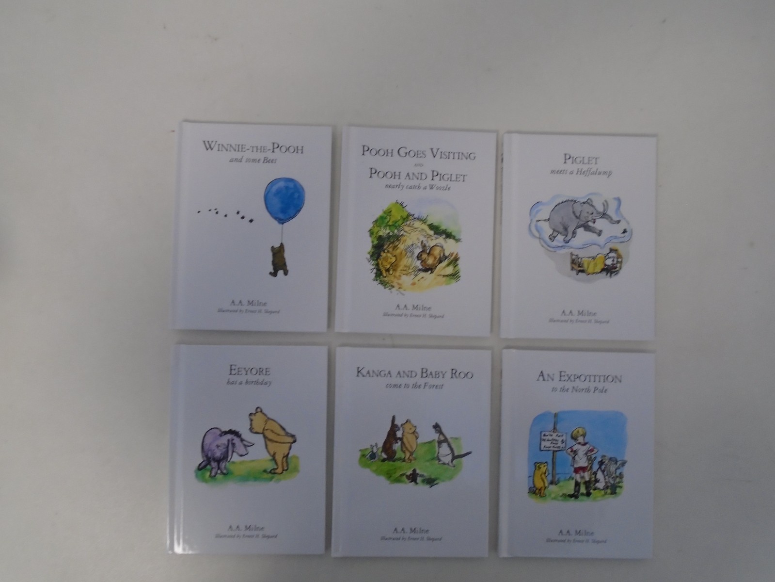 Winnie The Pooh Complete Collection 30 Book Box Set AA Milne VGC D49 Wh65