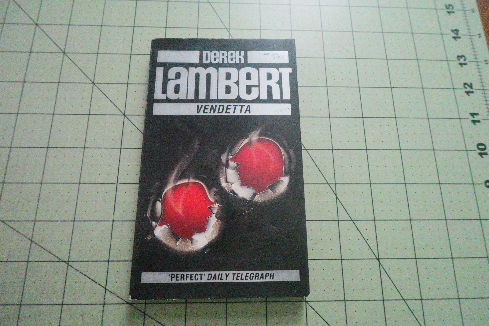 VENDETTA BY DEREK LAMBERT 1988 SPHERE UK MYSTERY THRILLER PB