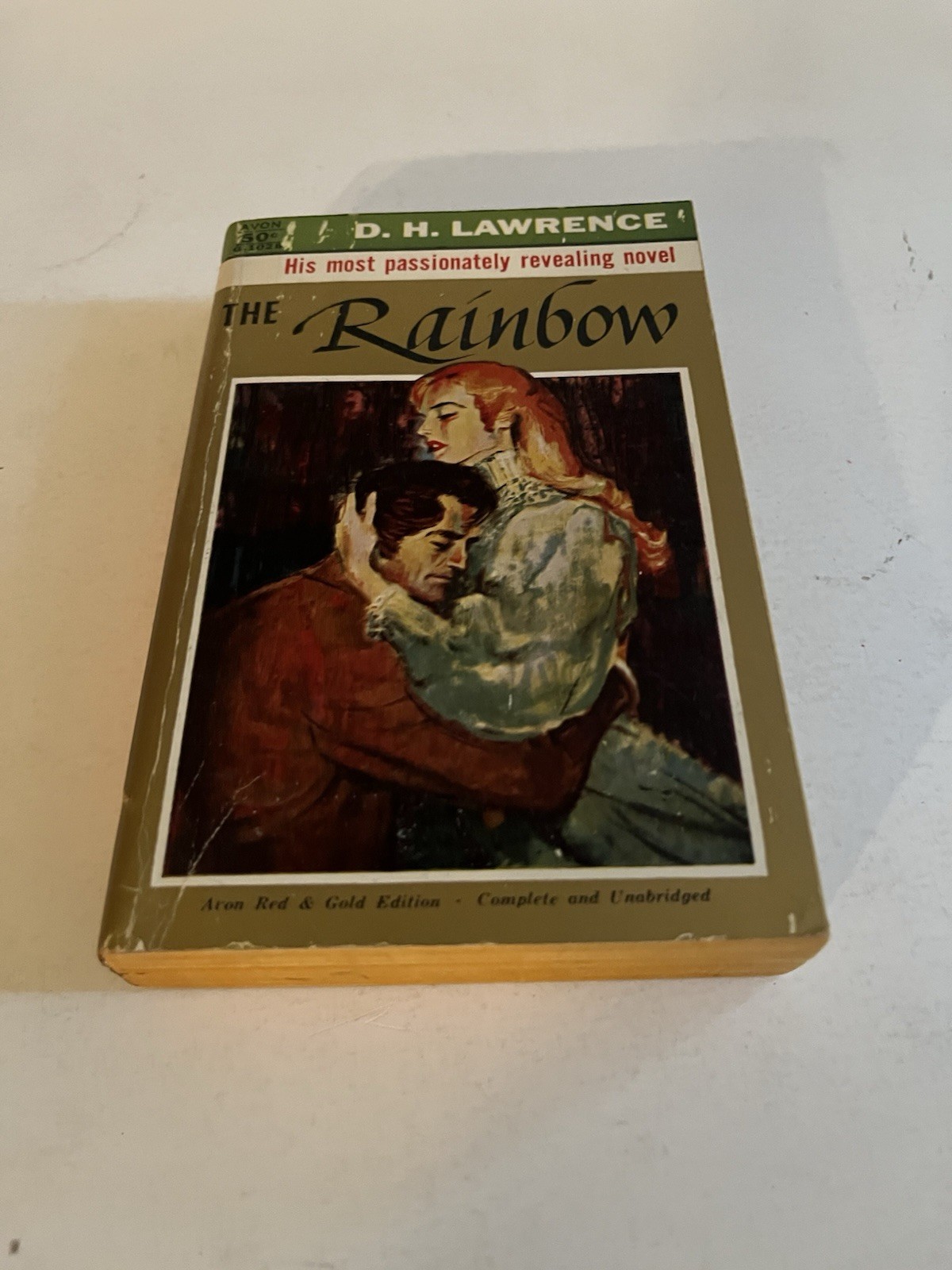 THE RAINBOW by D.H. Lawrence Avon Books PB 1943 Red Gold Edition Good