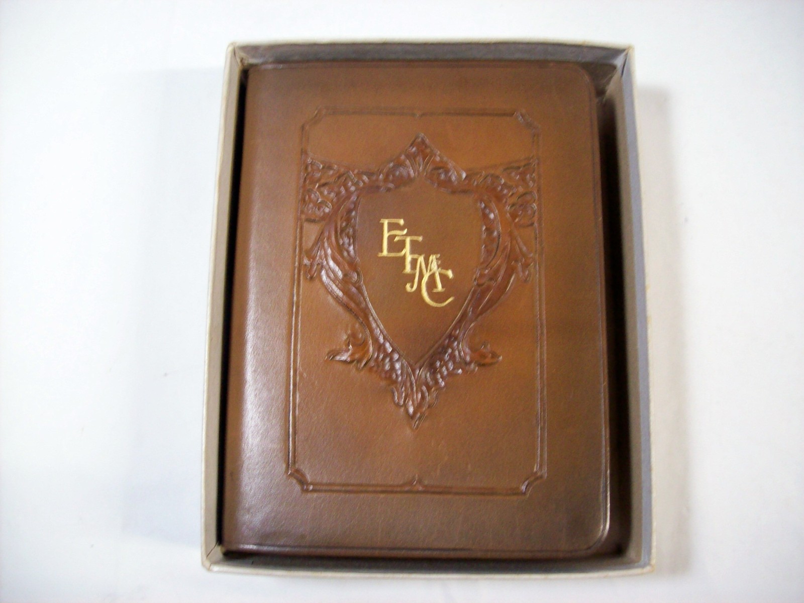 1925 THE NEW UNIVERSAL DICTIONARY JOHN C. WINSTON COMPANY LEATHER BOUND