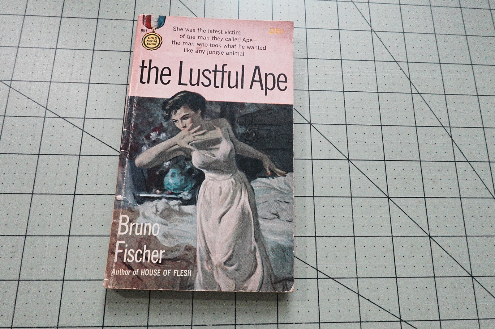 THE LUSTFUL APE BY BRUNO FISCHER 1959 GOLD MEDAL BOOKS PULP NOIR THRILLER GGA