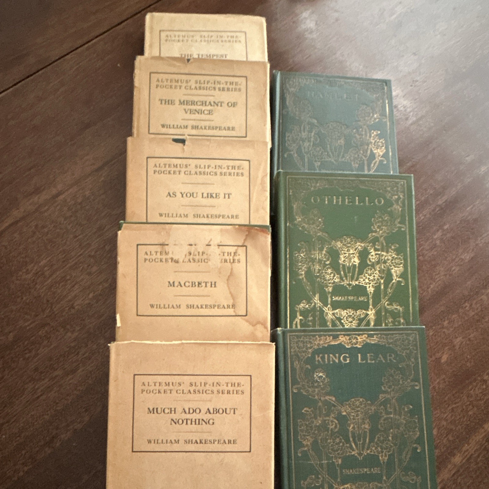 Altemus bundle of 8 Slip-In-The-Pocket Shakespeare Hardcover: Macbeth, Lear+