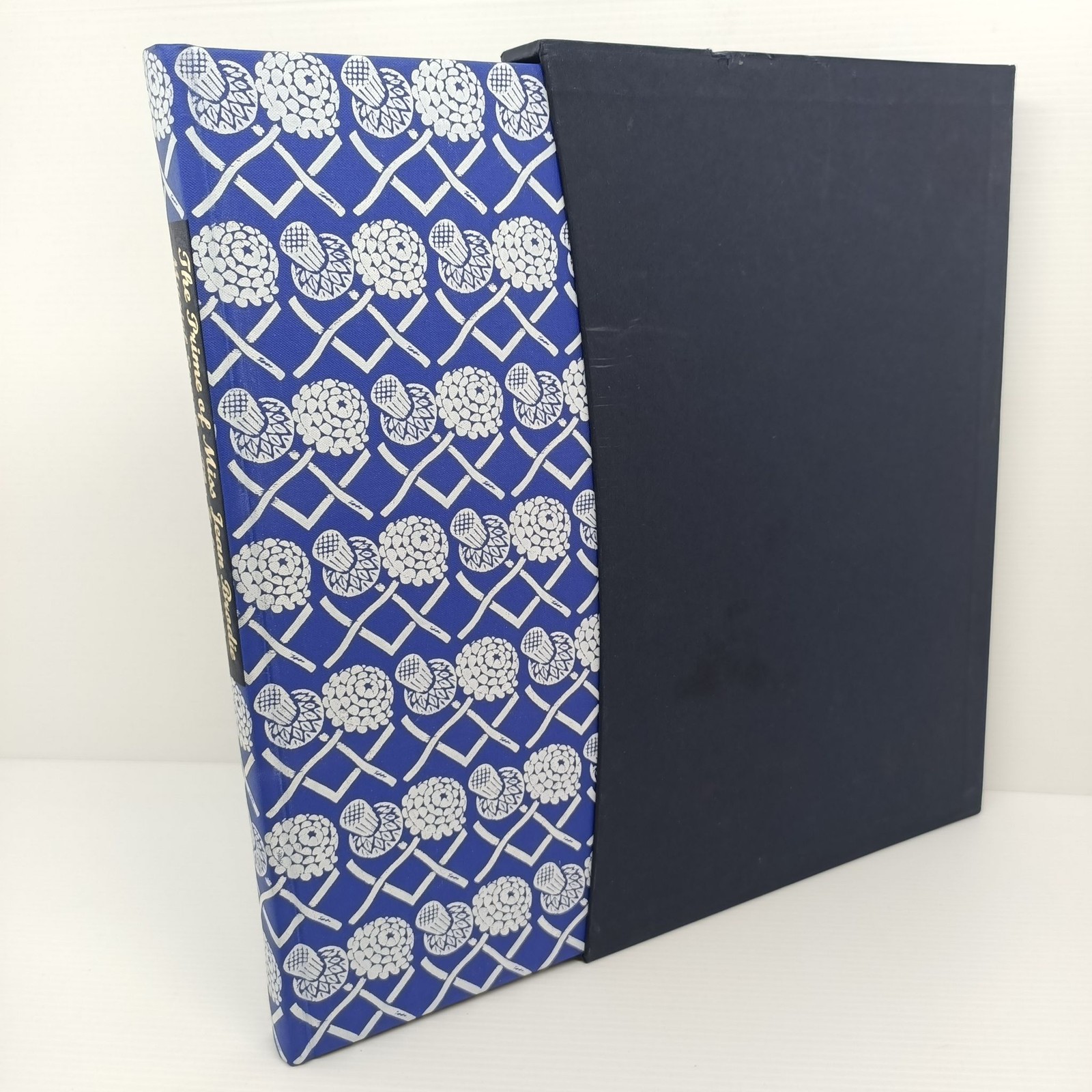 The Prime of Miss Jean Brodie Muriel Spark 1998 Folio Society Beryl Cook Book