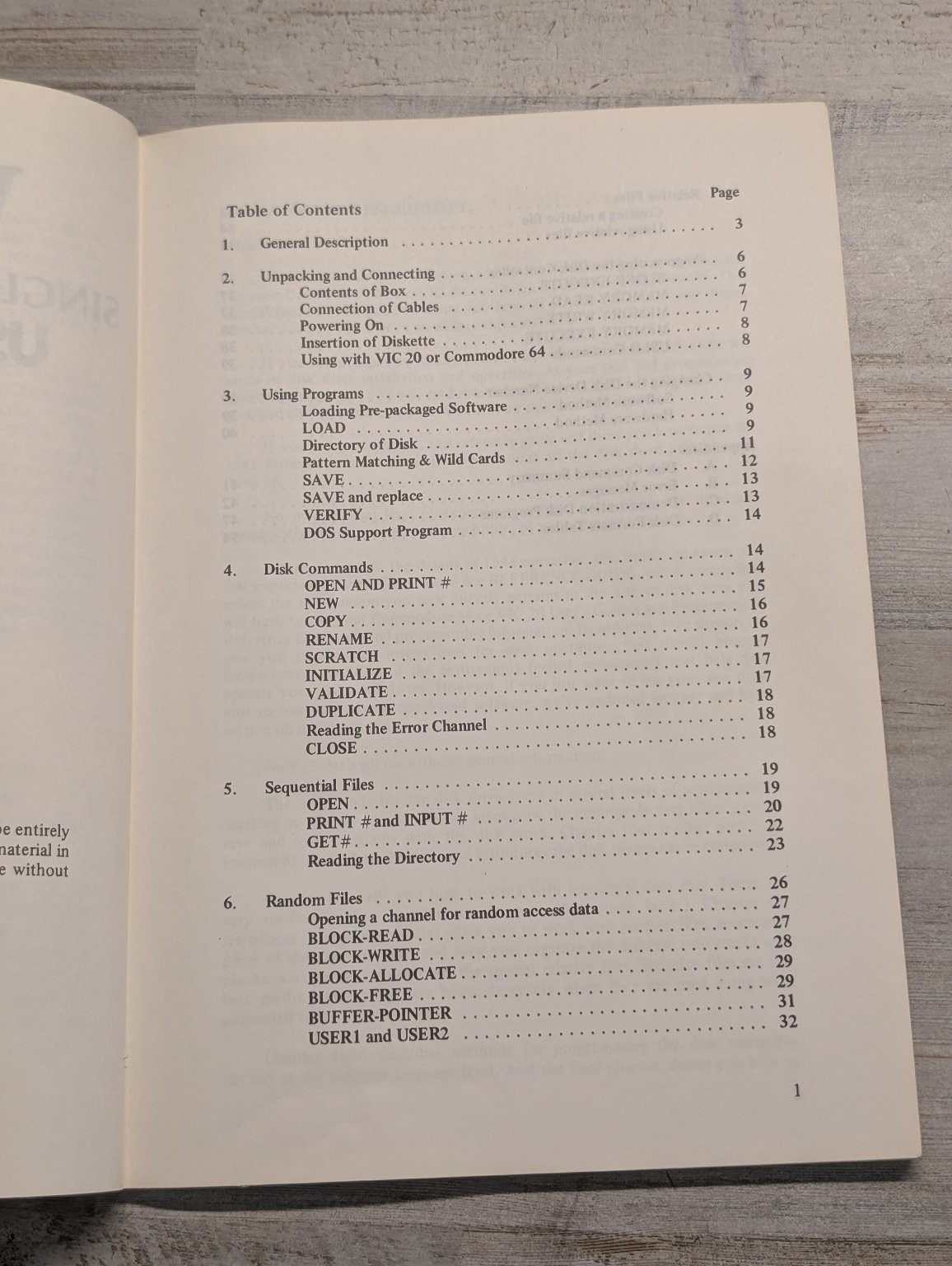 VIC-1541 Single Drive Floppy Disk User’s Manual 2nd Ed 1982 Commodore