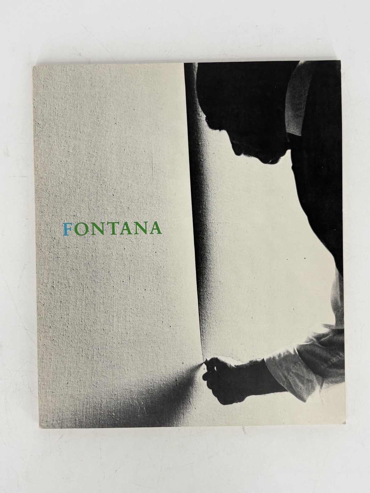 LUCIO FONTANA : A Retrospective 1899-1968 The Solomon R. Guggenheim Museum PB